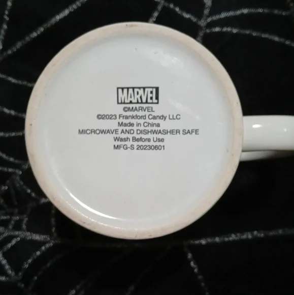Marvel Heroes Mug - Picture 3 of 4